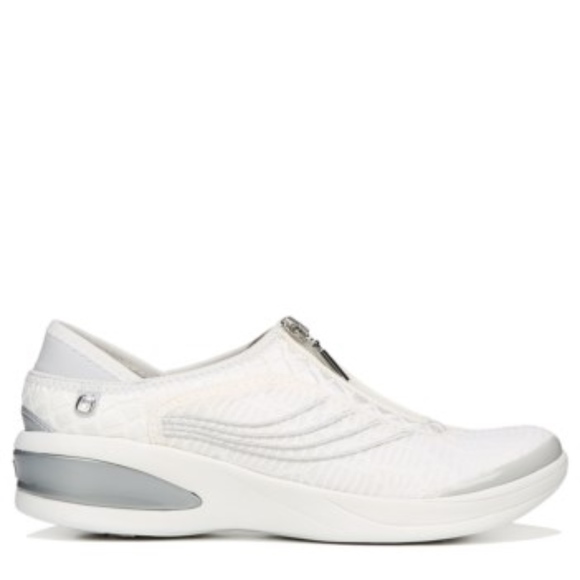 naturalizer white tennis shoes